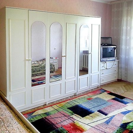 Однокомнатная квартира на улице Попудренко Киев Экстерьер фото